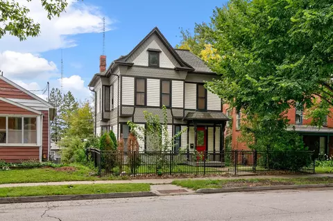 1730 Woodland Ave, Des Moines, IA 50309
