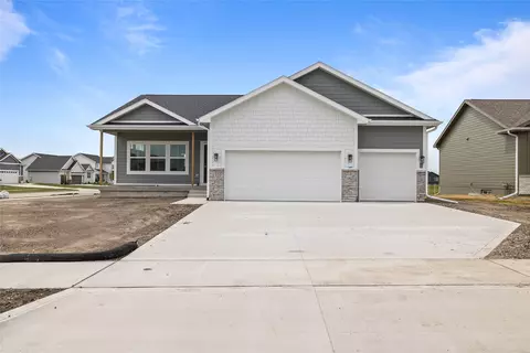 1100 Deer Ridge Dr NW, Bondurant, IA 50035