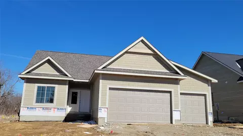1919 E Autumn Trail Cir, Polk City, IA 50226