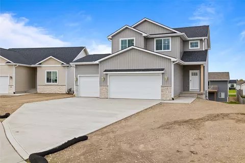 315 NW Lavelle Ct, Waukee, IA 50263
