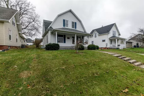 409 Washington St, Pella, IA 50219