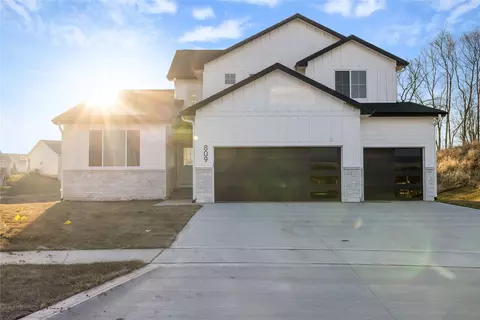 809 Walker Cir, Polk City, IA 50226