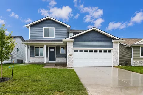 530 NW Rockwood Ln, Grimes, IA 50111