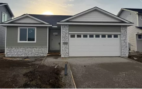 550 NW Rockwood Ln, Grimes, IA 50111