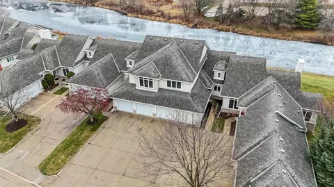 14132 Pinnacle Pointe Dr, Clive, IA 50325