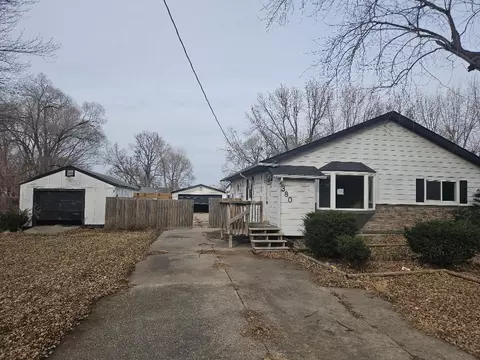 380 NE 43rd Ave, Des Moines, IA 50313