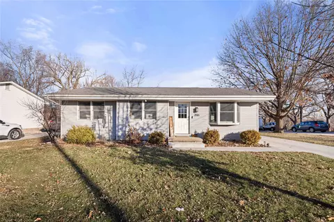 2816 E Madison Ave, Des Moines, IA 50317