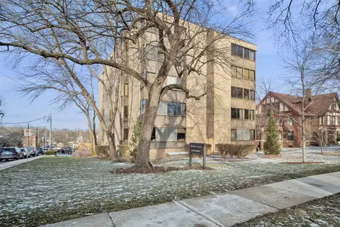 505 36th St #302, Des Moines, IA 50312