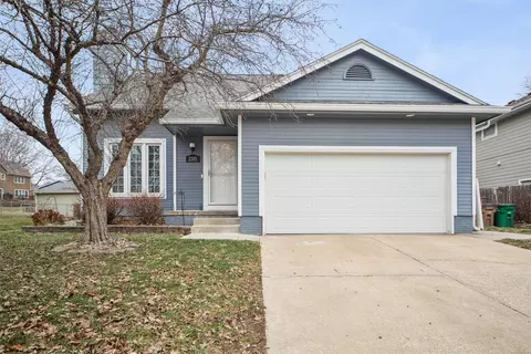 2505 Maple St, West Des Moines, IA 50265