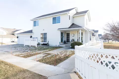 362 SE Meadowlark Ct, Waukee, IA 50263
