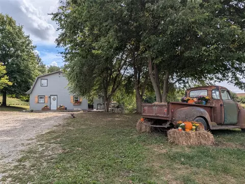 1834 Eaton Ave, Leighton, IA 50143