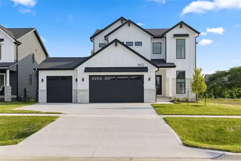 9822 Watermeadow Cir, Johnston, IA 50131