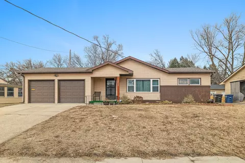 1813 Larnard Dr, Des Moines, IA 50317