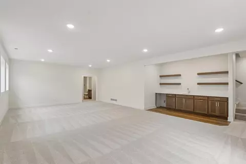 1809 NE Pine Lake Cir, Ankeny, IA 50021