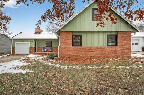 4308 Wakonda Pkwy, Des Moines, IA 50315