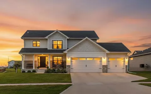 3243 NW 27th Cir, Ankeny, IA 50023