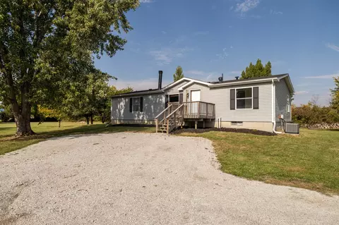 33047 Finestead Dr, Granger, IA 50109