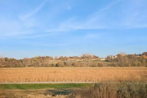 6911-10 F48w Hwy, Newton, IA 50208