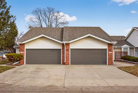 6123 Terrace Dr, Johnston, IA 50131
