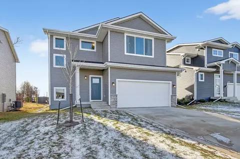 16600 Oakwood Dr, Urbandale, IA 50323