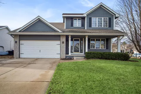 250 Terrace Dr, Waukee, IA 50263