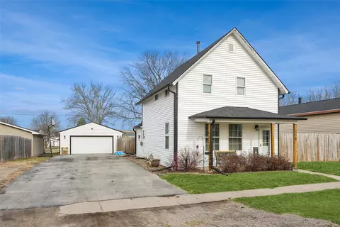 110 W Broadway St, Colfax, IA 50054