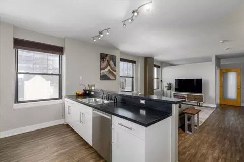 400 Walnut St #403, Des Moines, IA 50309