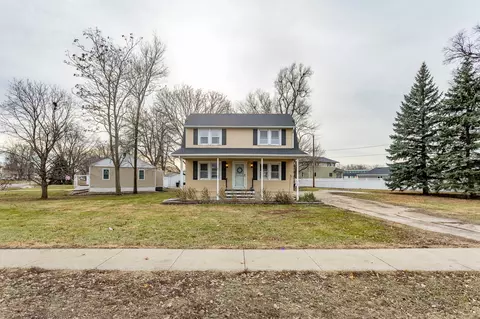 310 Ashworth Dr, Waukee, IA 50263