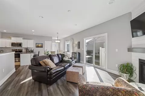 9369 Primo Ln, West Des Moines, IA 50266