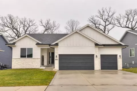 3511 SE 20th St, Ankeny, IA 50021