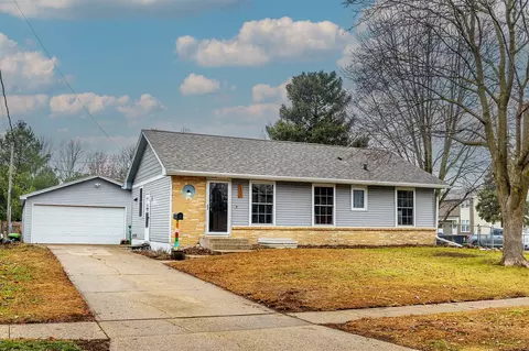 1302 3rd Ave SE, Altoona, IA 50009