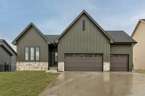 3313 NW Prescott Ct, Grimes, IA 50111