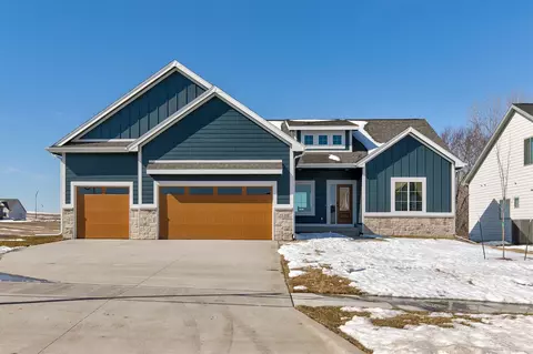 3136 NW Prescott Ct, Grimes, IA 50111