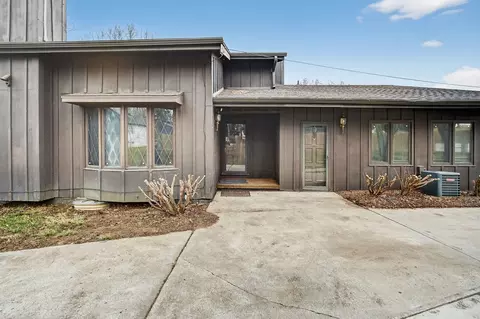 7510 SW 9th St, Des Moines, IA 50315