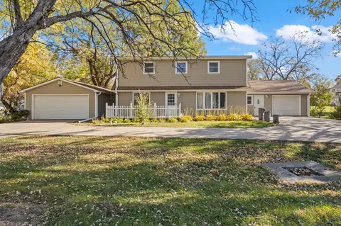 514 S Main St, Chariton, IA 50049