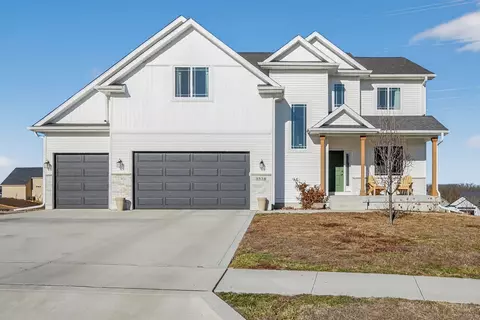 5538 164th St, Urbandale, IA 50323