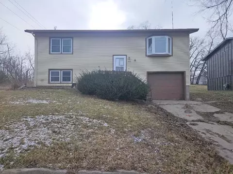 602 E Armory Ave, Chariton, IA 50049
