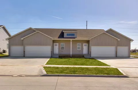 1102 Westview Dr, Huxley, IA 50124