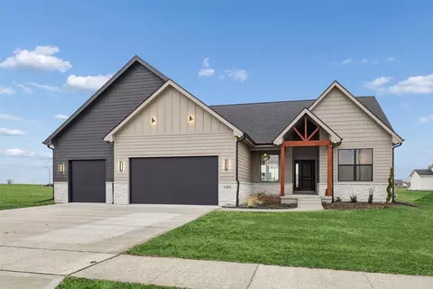 1201 Lakeview Cir NW, Bondurant, IA 50035