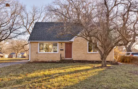 841 13th St, West Des Moines, IA 50265