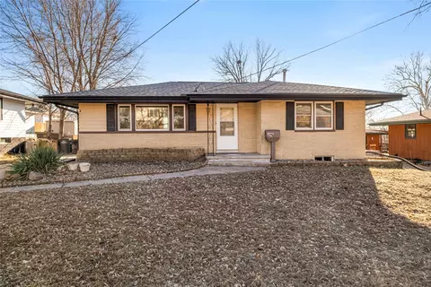 2407 E Tiffin Ave, Des Moines, IA 50317