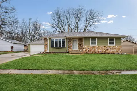 818 SE Cortina Dr, Ankeny, IA 50021