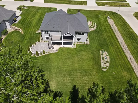 25018 Eagle Vista Dr, Adel, IA 50003