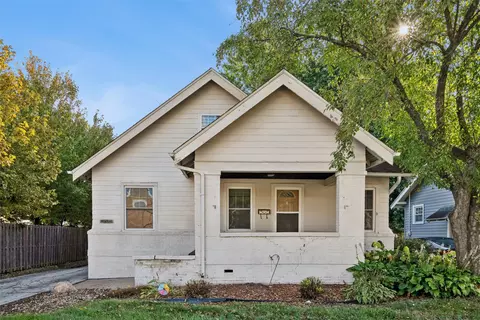 2207 Beaver Ave, Des Moines, IA 50310
