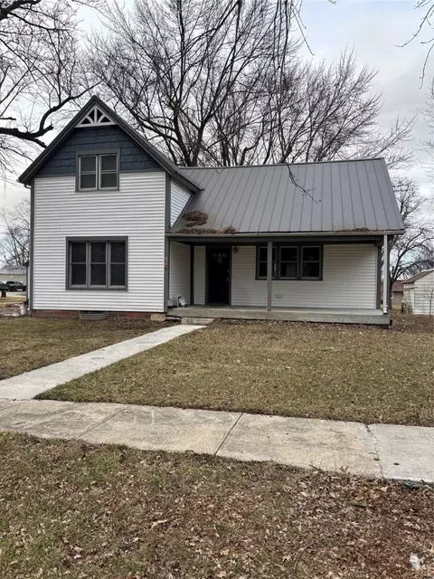 208 W Michigan St, Lenox, IA 50851