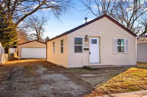 3807 16th St, Des Moines, IA 50313