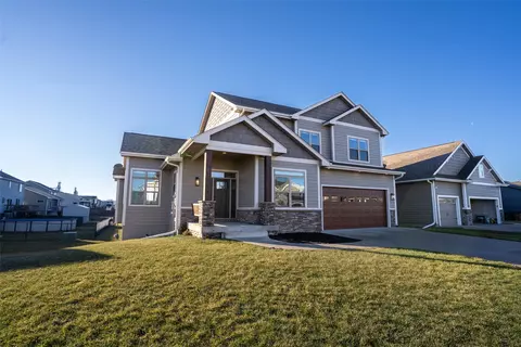 307 Aspen Dr NE, Bondurant, IA 50035