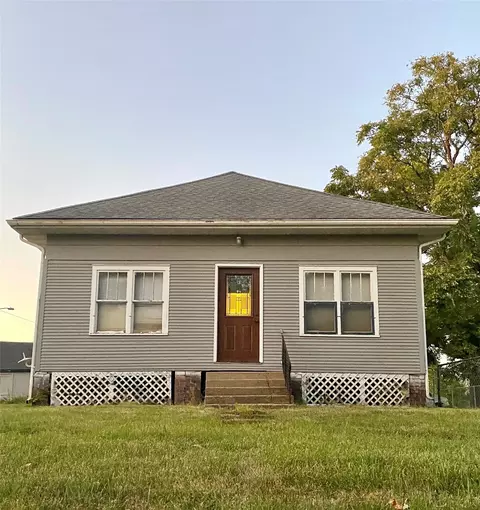 803 W 9th St, Boone, IA 50036