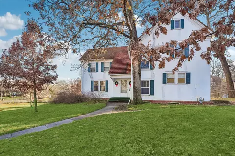 5610 Waterbury Rd, Des Moines, IA 50312