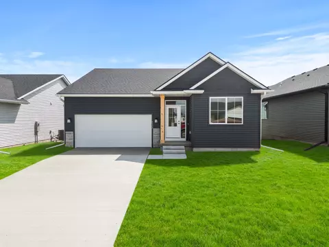 Exterior - 4303 NE 3rd St, Ankeny, IA 50021 photo 3 of 5